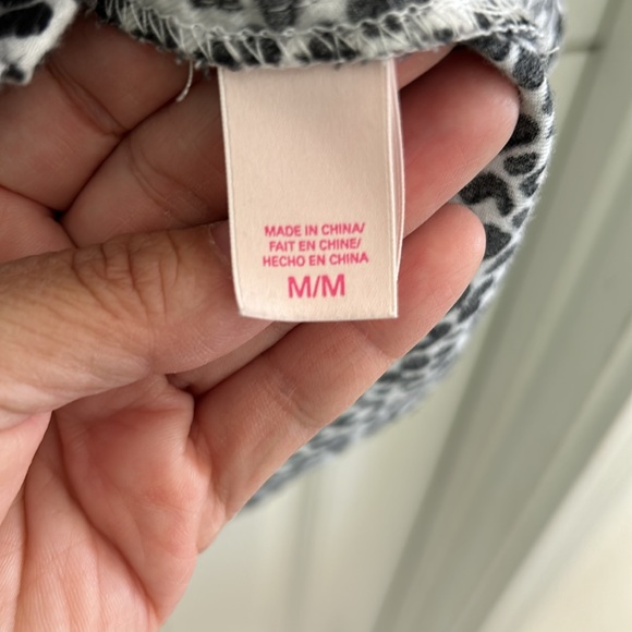 Victoria’s Secret leopard cotton button down long sleeve sleep shirt size M - Picture 9 of 11